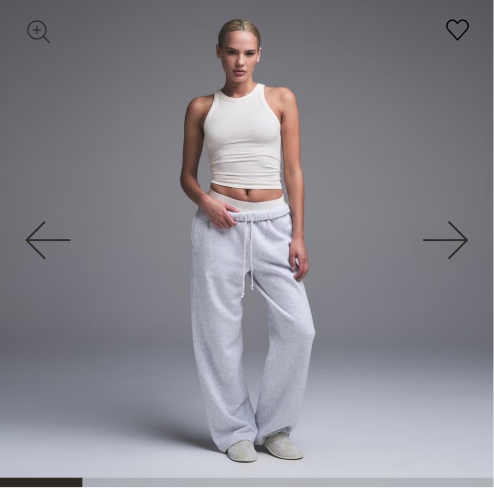 SKIMS Cream Tank Top - Picture 4 of 7
